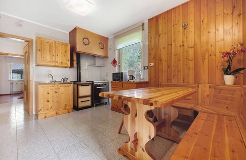 Locca Apartment | Apartment 'Ca' Da Rosetta' with Mountain View, Private Terrace and Private Garden