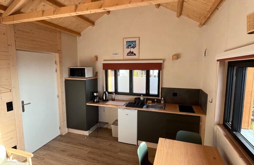 Marcellaz-Albanais Apartment | Apartment 'Cabane' with Wi-Fi and Air Conditioning