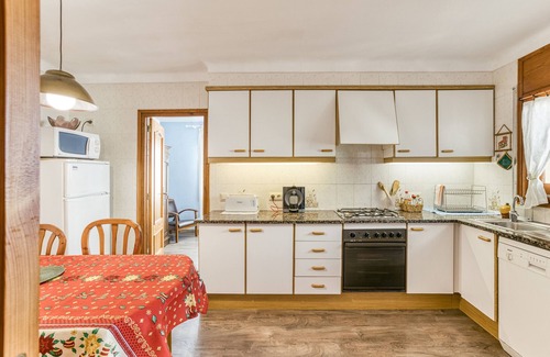 Garriguella Apartment | Apartment 'Can Coll I' with Private Terrace, Wi-Fi and Air Conditioning