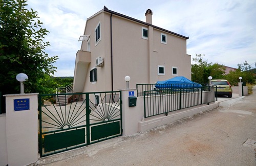 Vinisce Apartment | Apartment Canaria (19051-A1) - Vinisce