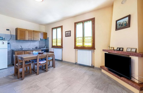 Marone Apartment | Apartment 'Casa Caterina' with Lake View, Garden & Wi-Fi