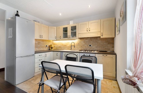Sesto Calende Apartment | Apartment 'Casa Emagal' with Private Terrace, Balcony and Wi-Fi