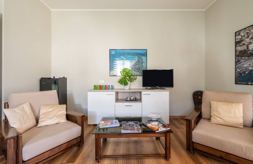 Sestu Apartment | Apartment 'Casa Laura' with Private Terrace, Wi-Fi and Air Conditioning
