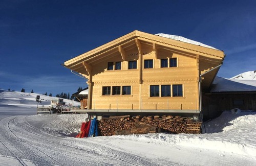 Lenk Apartment | Apartment ∙ 4 bedrooms ∙ 10 guests