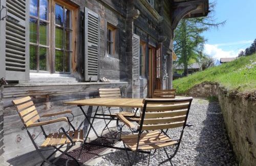 Saanenmoeser Apartment | Apartment Chalet Ahorni by Interhome