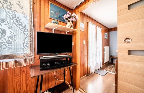 Reignier-Esery Apartment | Apartment 'Charming T2 With View' with Mountain View, Private Terrace and Wi-Fi
