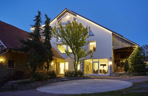Igersheim Apartment | Apartment cherry blossom for 1-6 people with real wood furniture