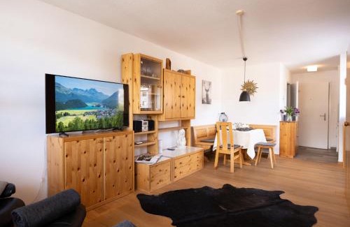 Champfer Apartment | Apartment Chesa Corvatsch 211 - Champfer by Interhome