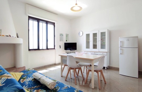 Marina San Gregorio Apartment | Apartment 'Chiara' with Sea View, Wi-Fi and Air Conditioning