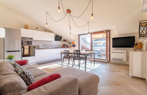 Alghero Apartment | Apartment 'Clhome Elegant Rooftop with Terrace' with Terrace and Air Conditioning