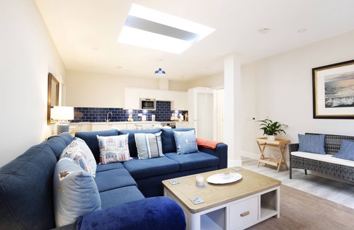 North Berwick Apartment | Apartment Close To Beach, Golf Courses and Amenities