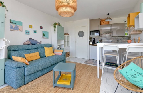 Le Croisic Apartment | Apartment 'Cosy Face La Mer' with Sea View, Private Terrace and Wi-Fi