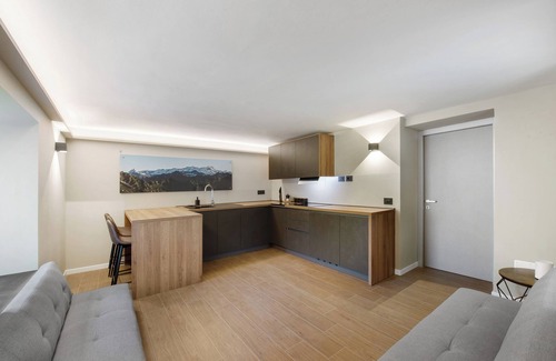 Pont-Saint-Martin Apartment | Apartment 'Da Primo - Alloggi Vacanze - Pt' with Mountain View, Wi-Fi and Air Conditioning