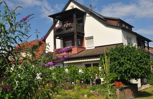 Bad Soden-Salmuenster Apartment | Apartment 3, 40 sqm, 1 bedroom, living room with kitchenette, balcony, max. 2 persons