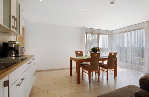 Ebersbach an der Fils Apartment | Apartment 'Kiesel' with Private Terrace and Wi-Fi