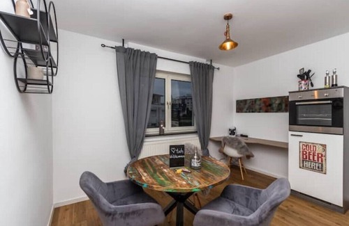 Edingen Apartment | Apartment Cozy Industrial/Super Verkehrsanbindung