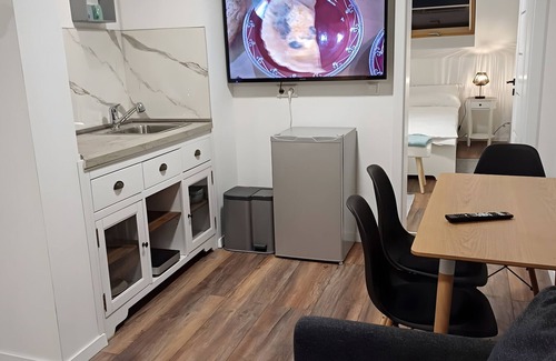 Gera Apartment | Apartment 'Desniq' with Shared Terrace and Wi-Fi