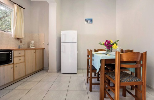 Limni Keri Apartment | Apartment "Dolphin Apartment 1" with Private Balcony, Shared Garden & Wi-Fi