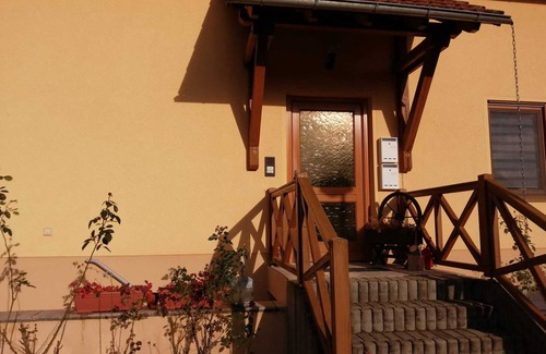 Oberseifersdorf Apartment | Apartment 'Dorfidyle In Oberseifersdorf' with Balcony and Wi-Fi