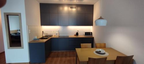Witomino Apartment | Apartment Efaga Modern Tower Gdynia with Private Parking Space