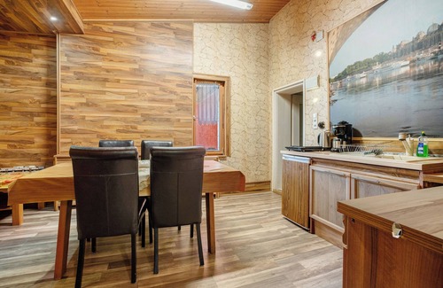Ruhland Apartment | Apartment 'Einzimmerwohnung Im Haupthaus' with Shared Pool, Shared Terrace and Wi-Fi