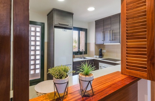 Fuente Alamo de Murcia Apartment | Apartment "El Oasis Martinica 8 1A" with Shared Pool, Wi-Fi and Air Conditioning