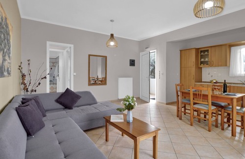 Agios Ioannis Apartment | Apartment 'Elaia 2' with Sea View, Wi-Fi and Air Conditioning