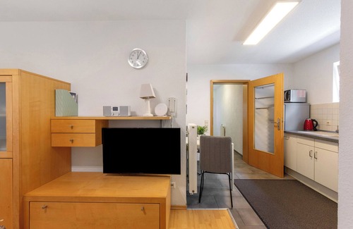 Muensingen Apartment | Apartment 'Emilia, 36qm' with Private Terrace and Wi-Fi