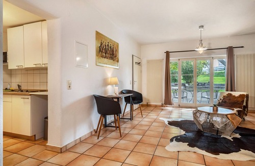 Ravensburg Apartment | Apartment 'Erdgeschoss' with Private Terrace, Shared Garden and Wi-Fi