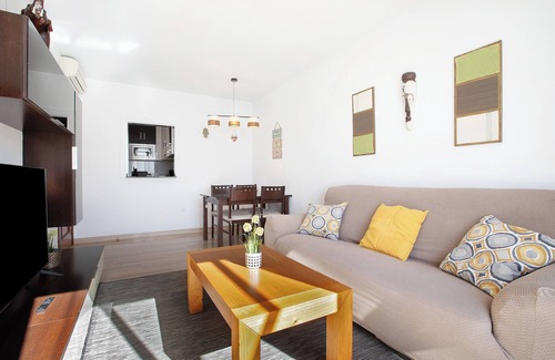 La Cala de Mijas Apartment | Apartment 'La Caleta' with Private Terrace, Wi-Fi and Air Conditioning