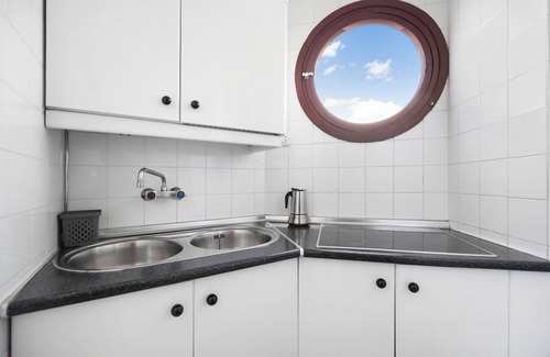 Sanlucar de Barrameda Apartment | Apartment "Sol y mar" with Balcony & A/C