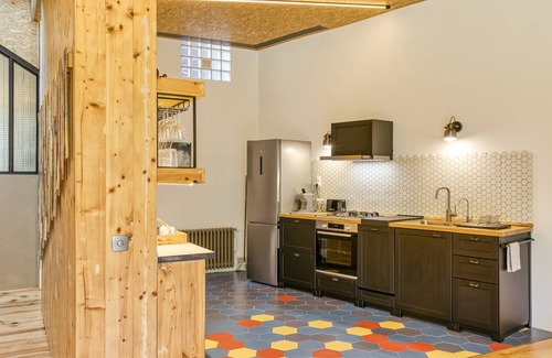 Terrades Apartment | Apartment "Espai Temps - Art Home" with Mountain View, Wi-Fi and Air Conditioning