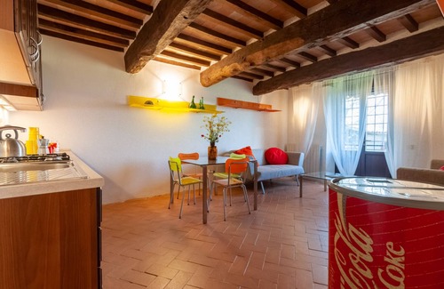 Acqua Loreto Apartment | Apartment facing the pool in medieval village with view of Todi