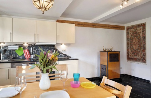 Hundsbach Apartment | Apartment 'Familienwohnung Simba' with Mountain View, Shared Garden and Wi-Fi