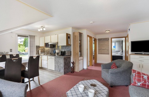 Schwalefeld Apartment | Apartment 'Ferienwohnung Becker Typ B' with Mountain View, Shared Garden and Wi-Fi