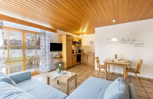 Hohenstein Apartment | Apartment 'Ferienhaus Toni Wiesenstube' with Private Terrace, Shared Garden and Wi-Fi
