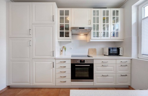 Heide Apartment | Apartment 'Ferienhaus Neumann' with Private Terrace, Private Garden and Wi-Fi