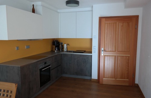 Strullendorf Apartment | Apartment 'Ferienwohnung Christine' with Private Terrace, Shared Garden and Wi-Fi