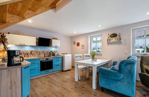 Leutersdorf Apartment | Apartment 'Ferienwohnung Landlust' with Private Terrace, Shared Garden and Wi-Fi