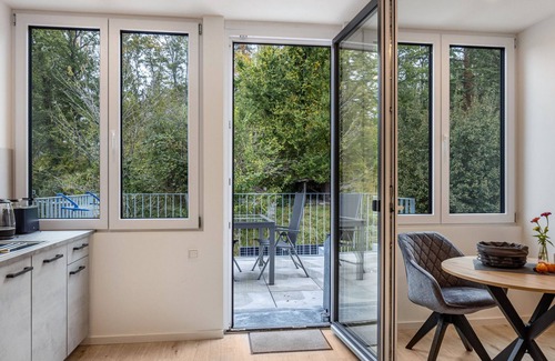 Allensbach Apartment | Apartment 'Ferienwohnung Waldblick' with Balcony, Wi-Fi and Air Conditioning