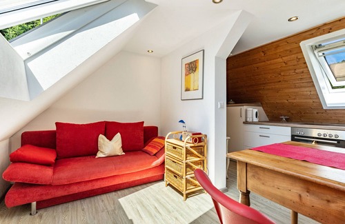 Gengenbach Apartment | Apartment 'Ferienwohnung Lisa' with Shared Garden, Balcony and Wi-Fi