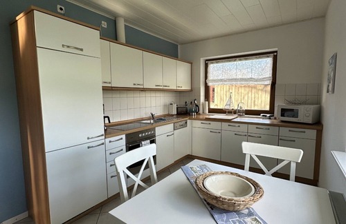 Hasselberg Apartment | Apartment 'Ferienwohnung Kastanienhof' with Private Terrace, Private Garden and Wi-Fi