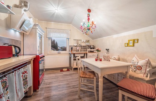 Holzminden Apartment | Apartment 'Ferienwohnung Solling-Lounge' with Shared Garden, Balcony and Wi-Fi