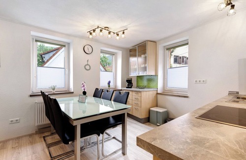 Reutlingen-Gonningen Apartment | Apartment 'Ferienwohnung Im Ländle' with Mountain View and Wi-Fi