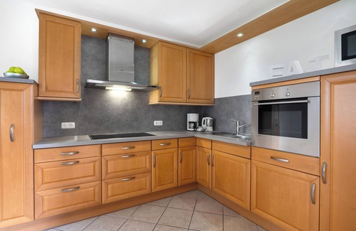 Wardenburg Apartment | Apartment 'Ferienwohnung-reil' with Wi-Fi