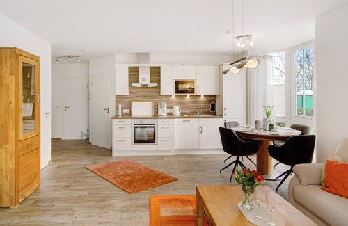 Greetsiel Apartment | Apartment 'Ferienwohnung Maren-marie' with Private Terrace, Private Garden and Wi-Fi