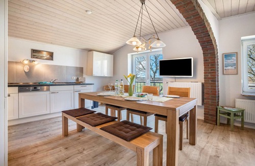 Bielenberg Apartment | Apartment 'Ferienwohnung 2' with Shared Garden and Wi-Fi
