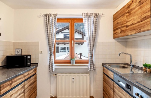 Farchant Apartment | Apartment 'Ferienwohnung Zugspitze' with Mountain View, Balcony and Wi-Fi