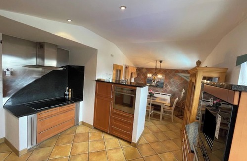 Hochbuch Apartment | Apartment 'Ferienwohnung Zur Imme' with Mountain View, Wi-Fi and Air Conditioning