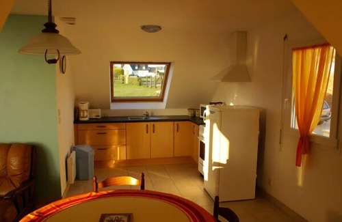 Poulgoazec Apartment | apartment/flat - Spacious flat in house with garden, facing the ocean. The sheets ar on the beds when you arrive.